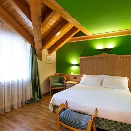 Medil Hotel Campitello di Fassa