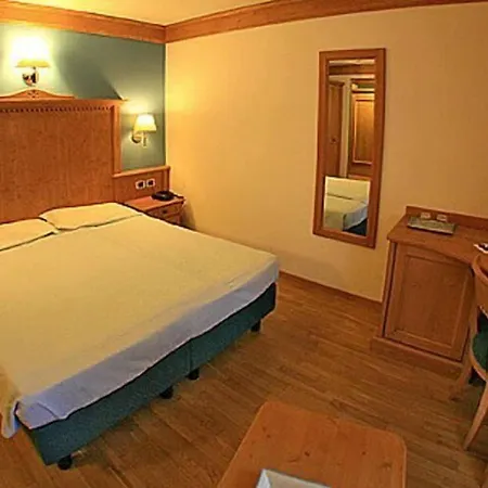 Medil Hotel 4*